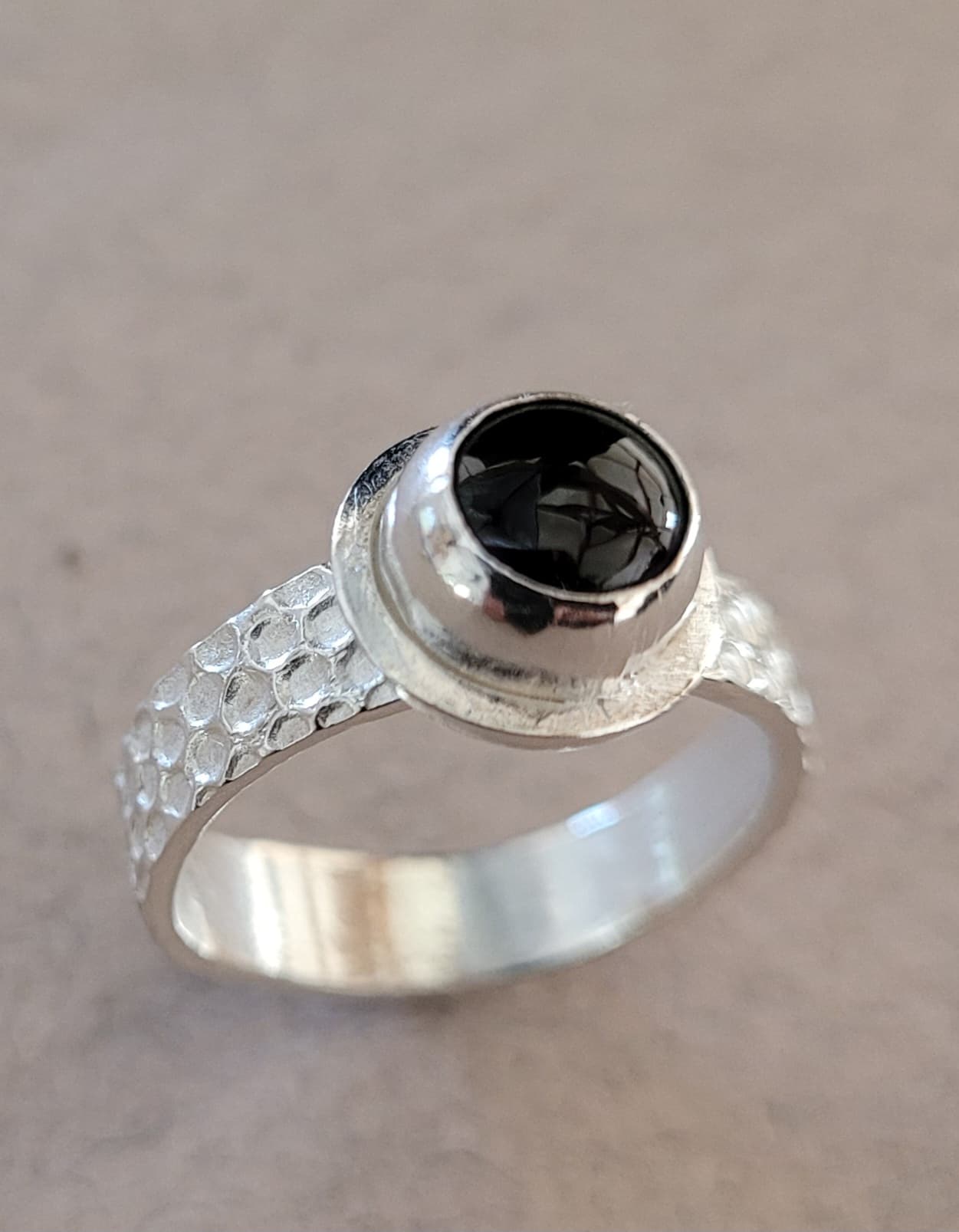 Glass jewellery and cooking at Baron Figues